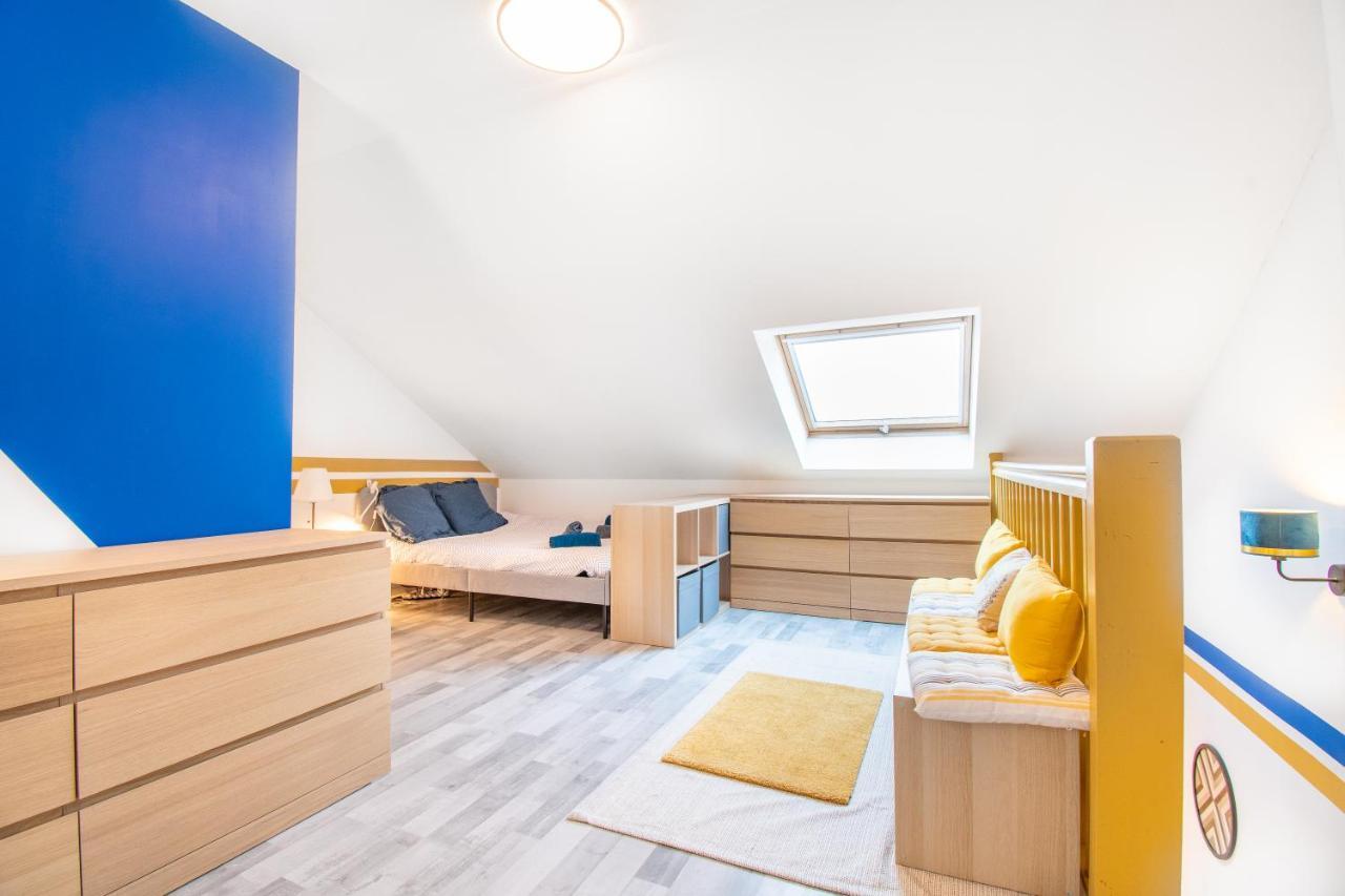 Charmant T2 Sur Ile De Nantes Avec Parking Et Balcon Luaran gambar