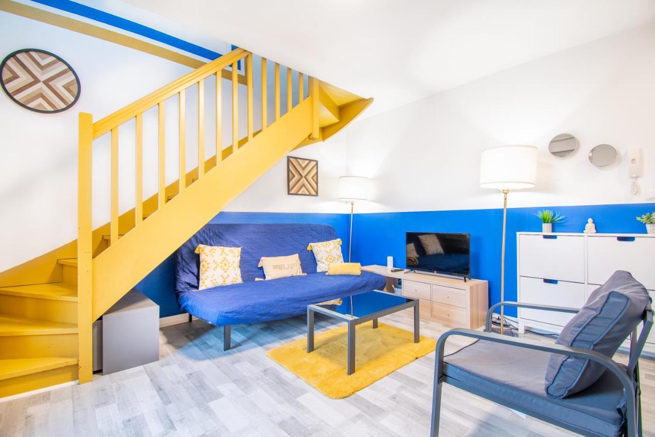 Charmant T2 Sur Ile De Nantes Avec Parking Et Balcon Luaran gambar